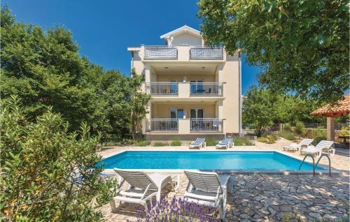 Apartment Pinezici 27