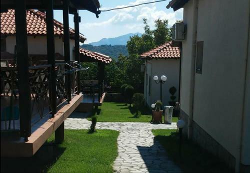 Karyon Apartments
