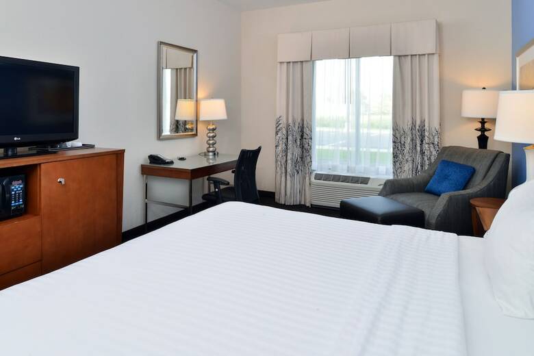 Holiday Inn Express Hotel & Suites Terre Haute