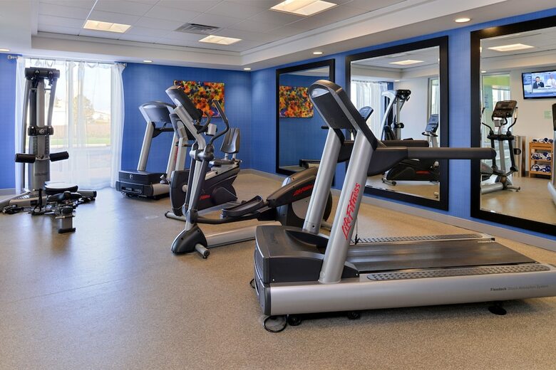 Holiday Inn Express Hotel & Suites Terre Haute