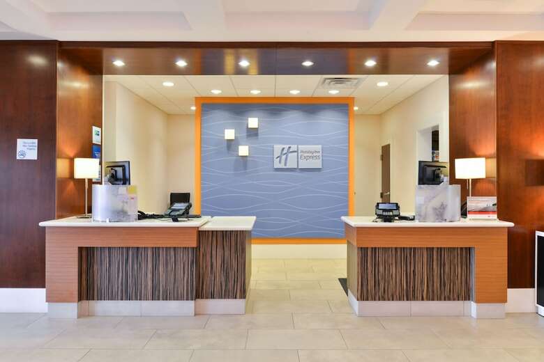 Holiday Inn Express Hotel & Suites Terre Haute