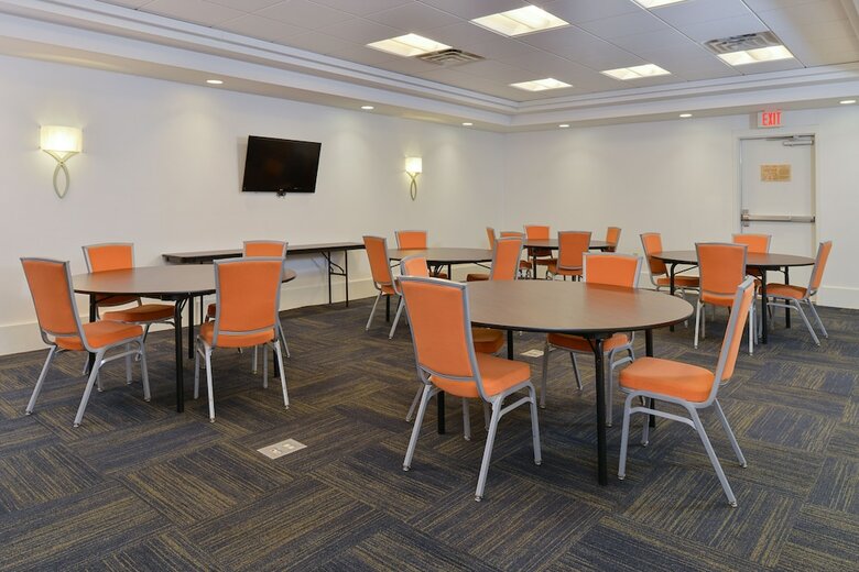 Holiday Inn Express Hotel & Suites Terre Haute