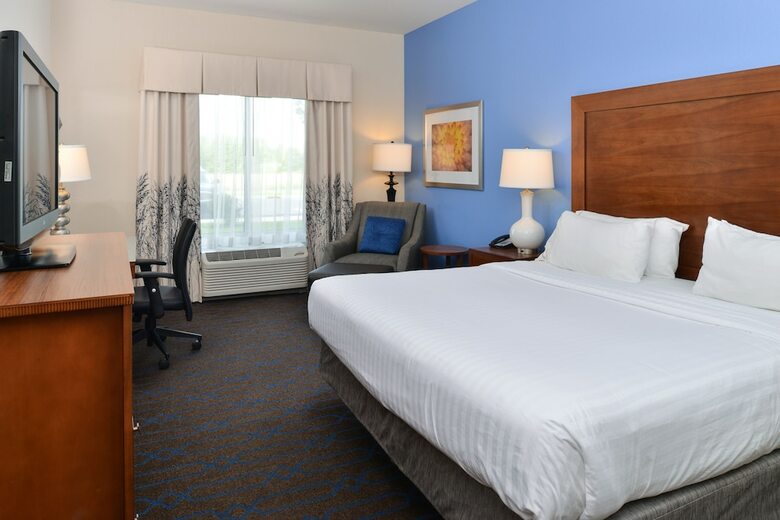 Holiday Inn Express Hotel & Suites Terre Haute