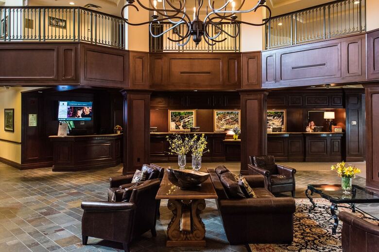 Hotel Deerhurst Resort
