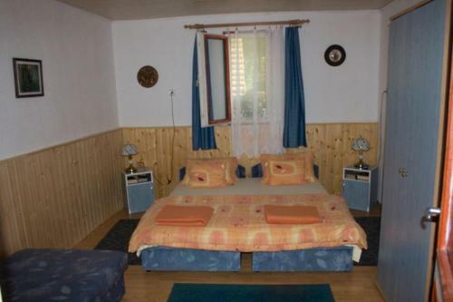 Hostal Feny? Vend�gh�z