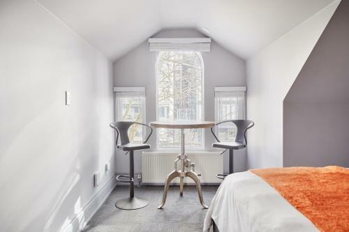 Wellesley Manor Boutique Hotel