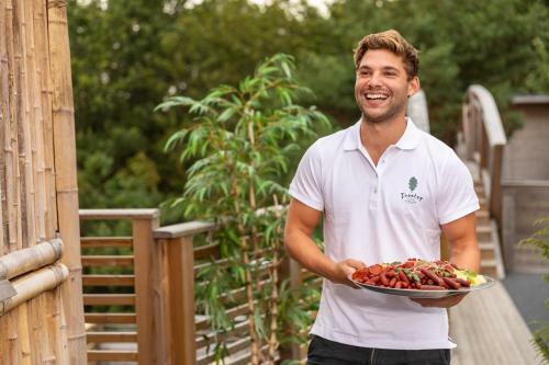 Treetop Spa Hangout & Hotel