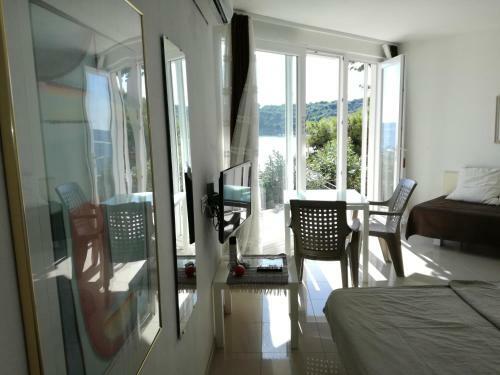 Apartamentos Beach House More