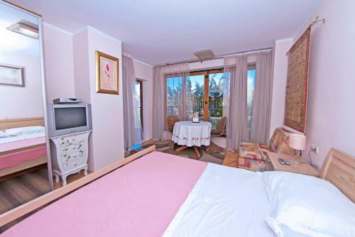 Apartamentos Villa Ana