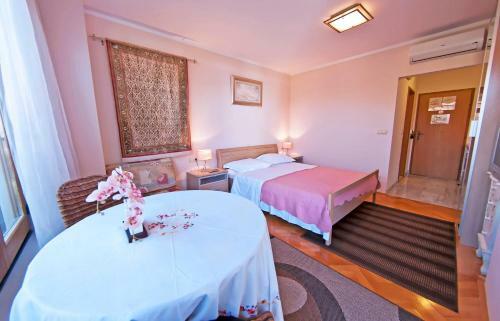 Apartamentos Villa Ana