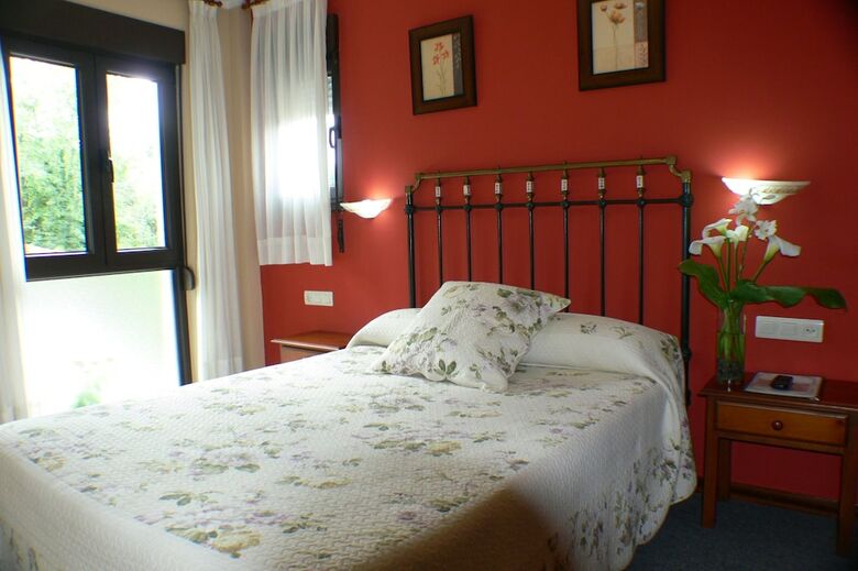 Hotel La Casona De Cardes