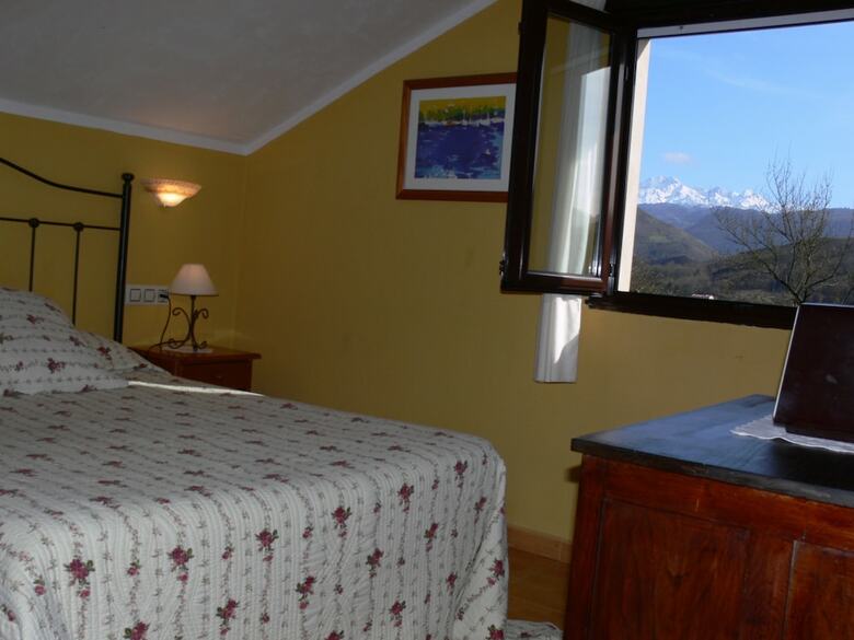 Hotel La Casona De Cardes