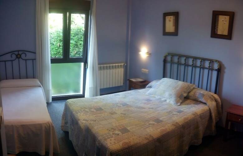 Hotel La Casona De Cardes