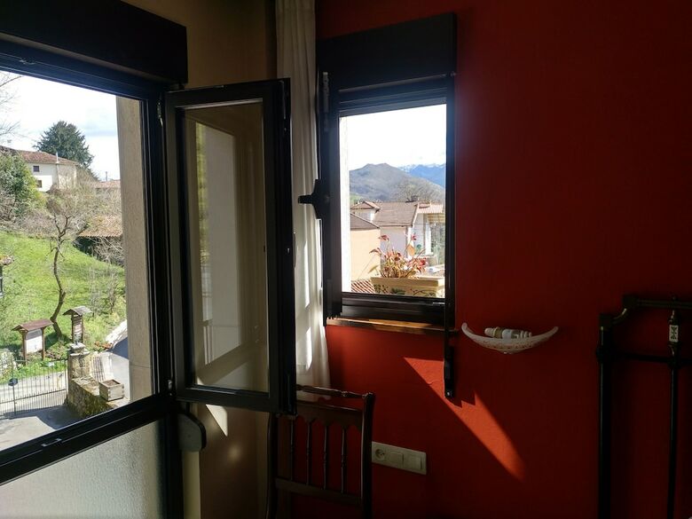 Hotel La Casona De Cardes