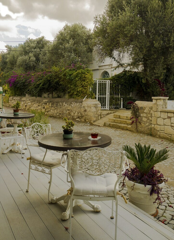 Peri Art Hotel