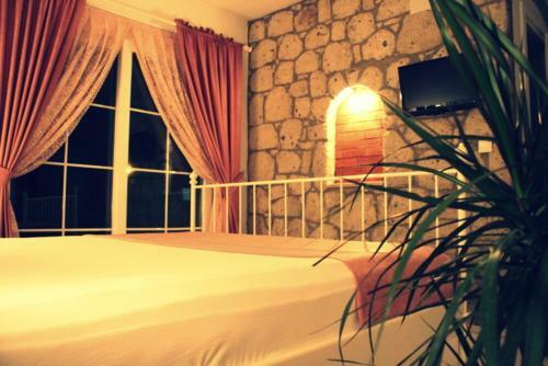 Adelfia Hotel