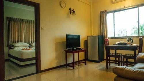 Hotel 63