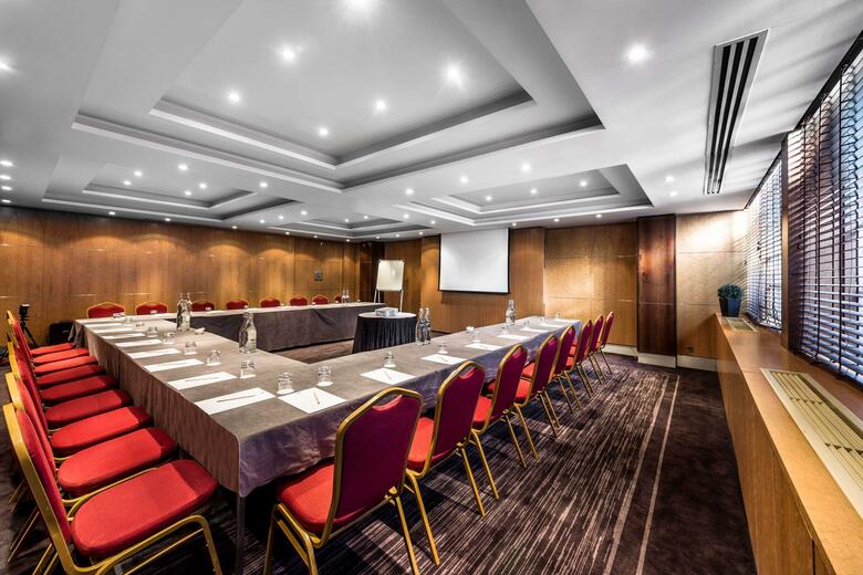 Courthouse Hotel London