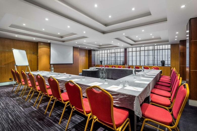 Courthouse Hotel London