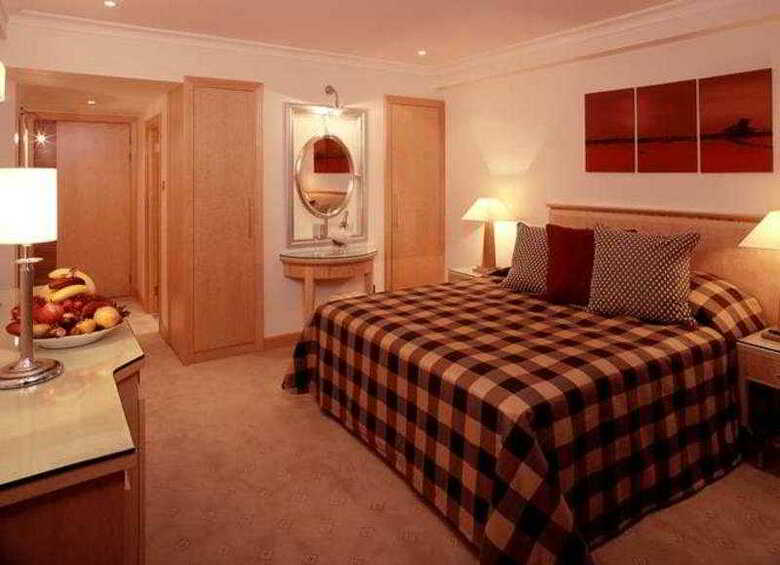 Courthouse Hotel London