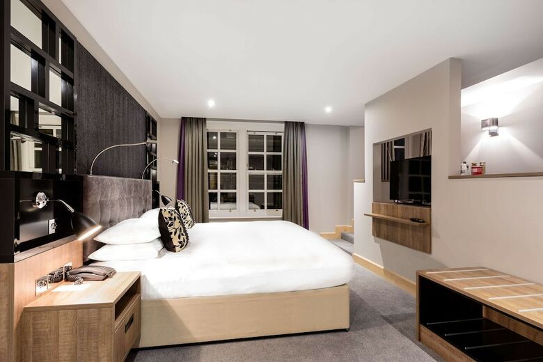 Courthouse Hotel London