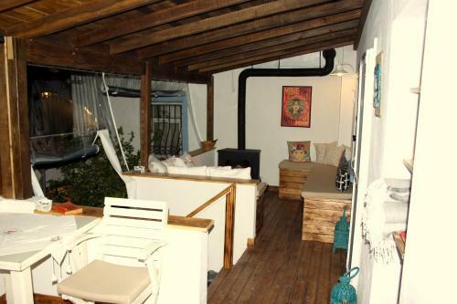 Hostal Imerek Tas Ev Hotel