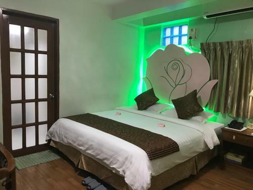 Crystal Palace Hotel