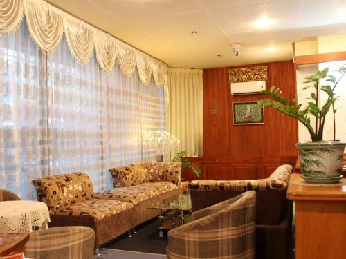 Crystal Palace Hotel