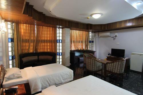 Royal White Elephant Hotel