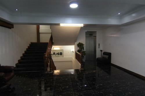 Royal White Elephant Hotel