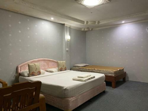 Yaewaddy Motel
