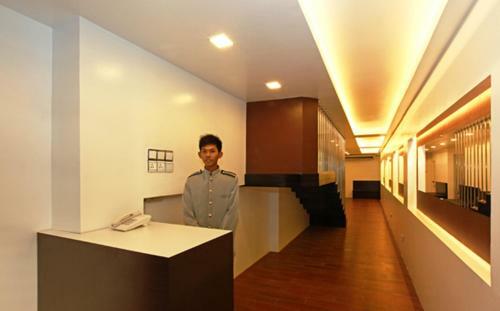 Clover City Center Plus Hotel