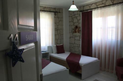 Hotel Adres Ala�at?