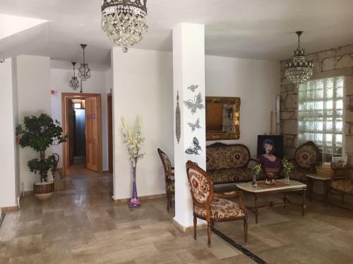 Hotel Adres Ala�at?