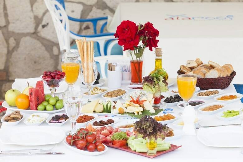Alaroof Hotel