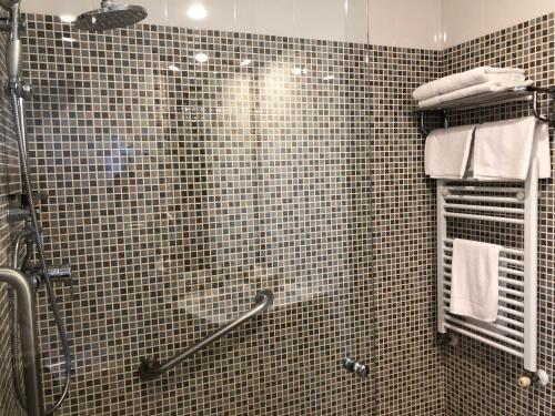 Hotel El Color�n