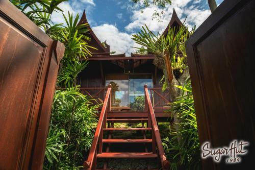 Hotel Sugar Hut Resort & Restaurant