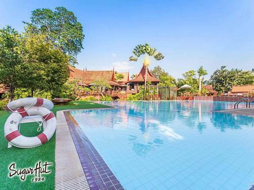 Hotel Sugar Hut Resort & Restaurant