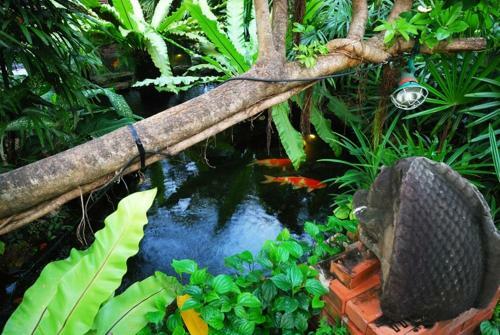 Hotel Sugar Hut Resort & Restaurant