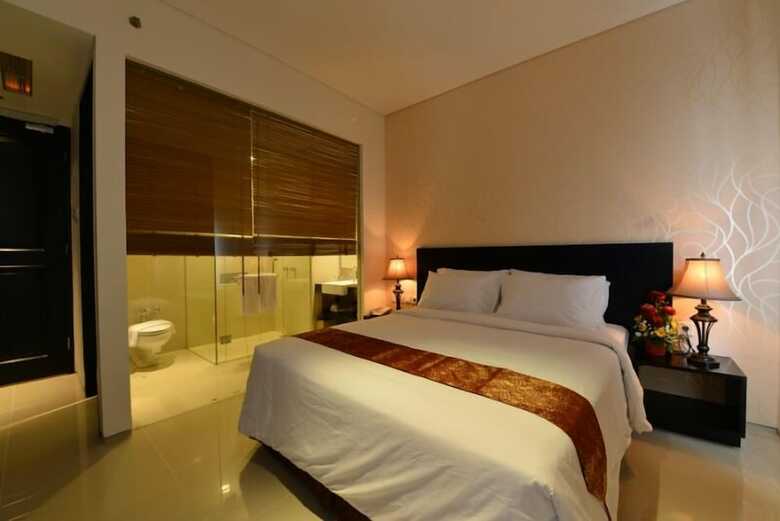 Emilia Hotel By Amazing