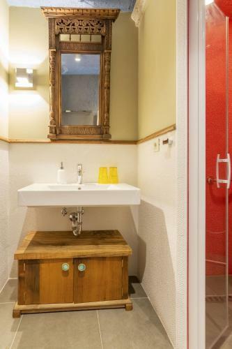 Hostal Sakin Ev Hotel