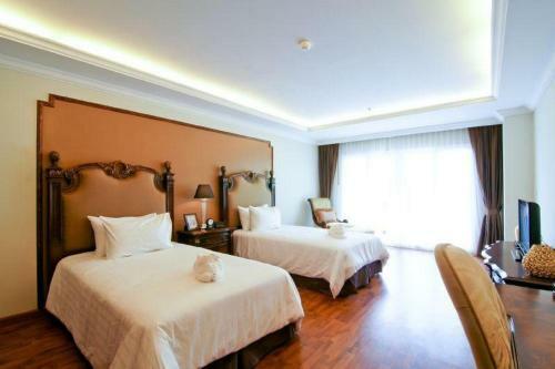 Hotel Miracle Suite