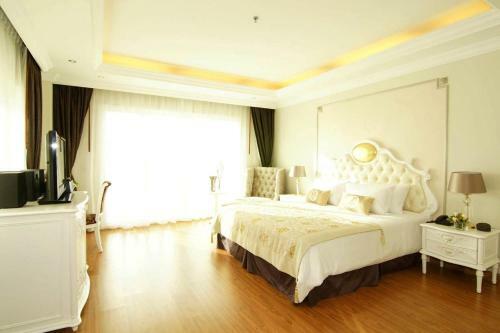 Hotel Miracle Suite