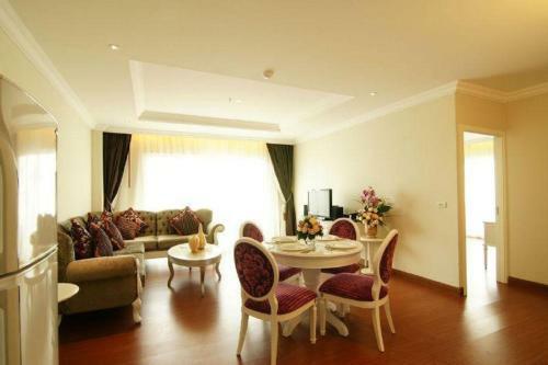 Hotel Miracle Suite
