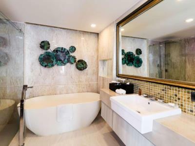 Hotel Centara Grand Phratamnak Pattaya