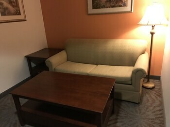 The Palms Hotel & Suites