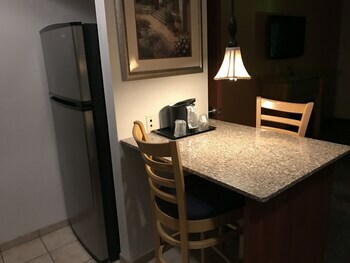 The Palms Hotel & Suites