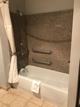 The Palms Hotel & Suites