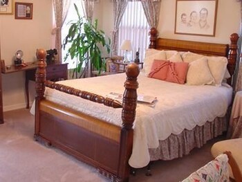 Woodrow House Bed & Breakfast