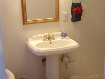Woodrow House Bed & Breakfast